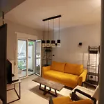 Yellow Black Magic Apartment Thessaloniki
