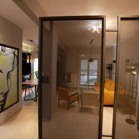 Yellow Black Magic Apartment Thessaloniki