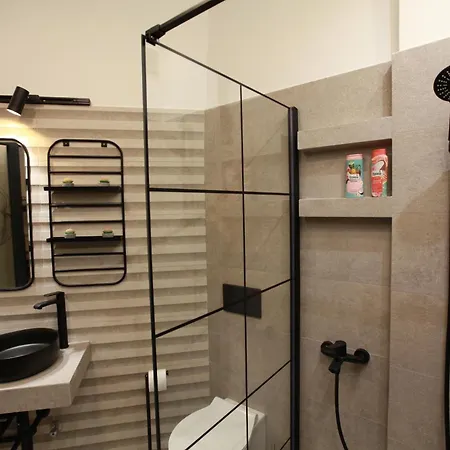 Apartament Yellow Black Magic Saloniki