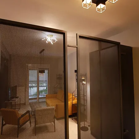 Apartment Yellow Black Magic *