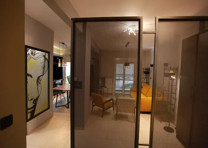 Yellow Black Magic Apartment Thessaloniki
