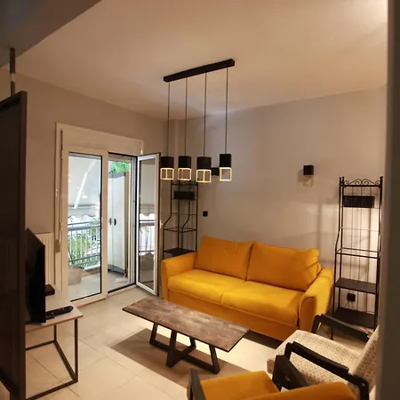 Yellow Black Magic Apartman Szaloniki